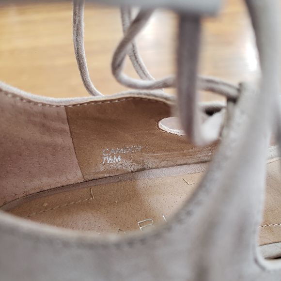 Tahari Camden Gladiator Wedge Sandal Suede Leather Tan Size 7.5 - Picture 6 of 8